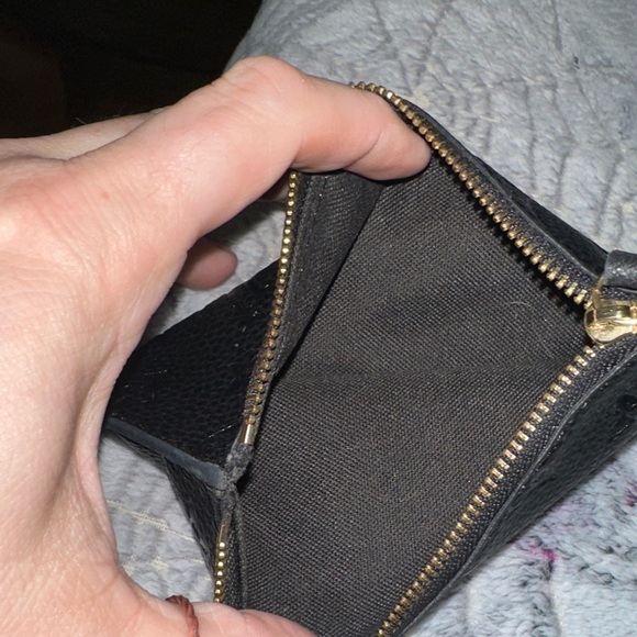 Louis Vuitton Black leather embossed pouch like new no call outs - Picture 3 of 5